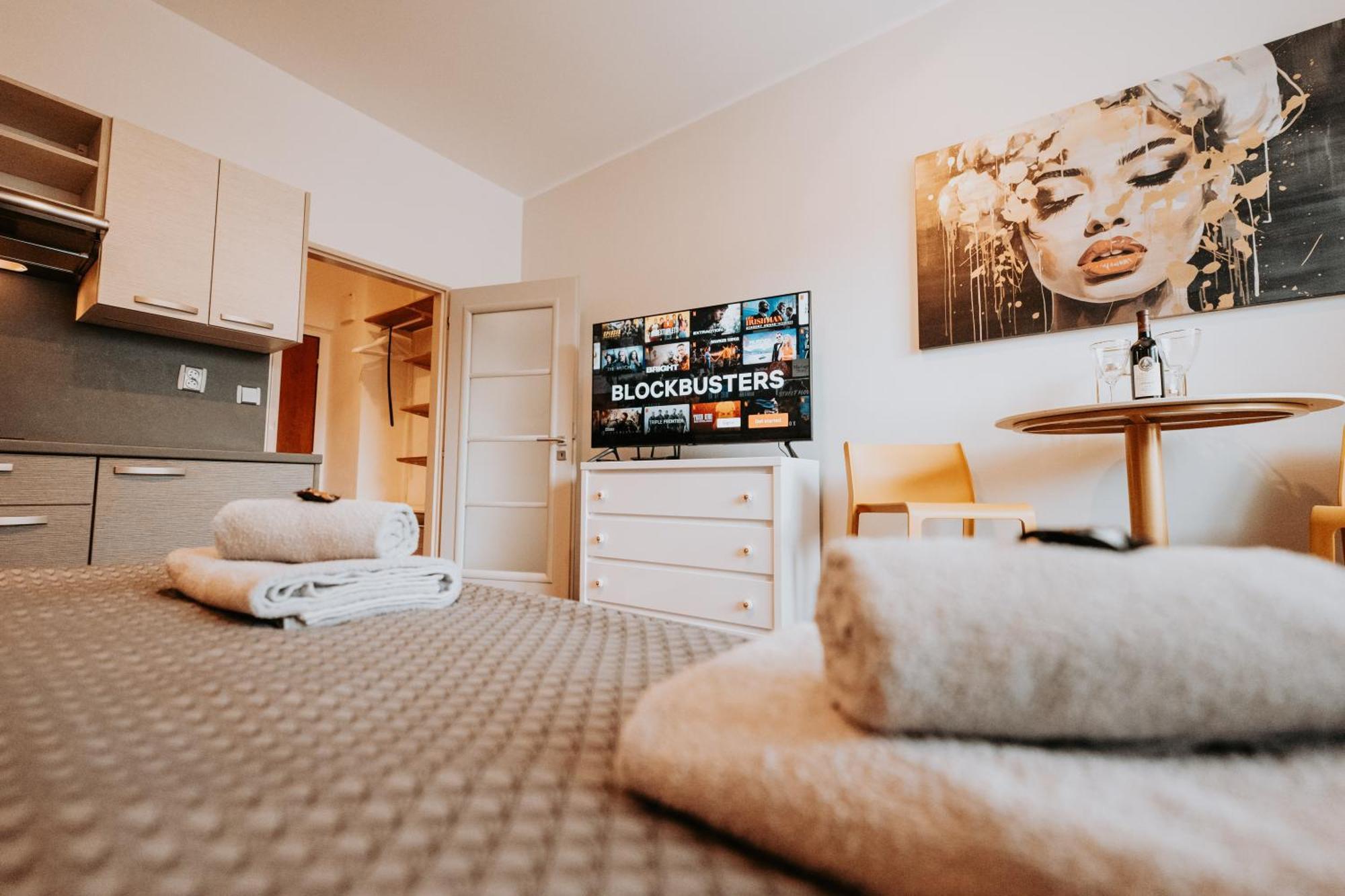 Citybeat Apartments, 400M From The Square Plzeň Buitenkant foto